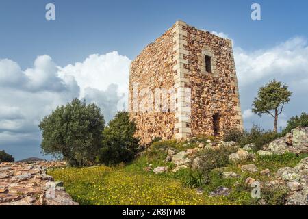 Vila Velha de Ródão, Portugal - 21. Februar 2023: Außenansicht der Burg Ródão oder der Burg von König Wamba in Vila Velha de Ródão, Portugal Stockfoto