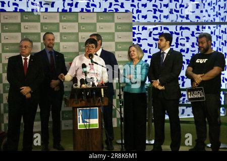 Brasilia, Distrito Federal, Brasilien. 21. Juni 2023. Brasilia (DF), 06/21/2023 - POLITIK/STELLVERTRETER/ARBEITNEHMER/INTERESSE - Interview der Gewerkschafts- und Parlamentszentren mit Pressefragen Ã¢â‚¬Å„Interesse jetzt niedrig!Ã¢â‚¬Â; am Nachmittag dieses Mittwoch, den 21. Juni 2023, im Grünen Saal der Abgeordnetenkammer in Brasilia. (Foto: Frederico Brasil/Thenews2/Zumapress) (Bild: © Frederico Brasil/TheNEWS2 via ZUMA Press Wire) NUR REDAKTIONELLE VERWENDUNG! Nicht für den kommerziellen GEBRAUCH! Stockfoto