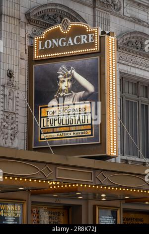 Longacre Theater mit „Leopoldstadt“ Marquee, 2023, New York City, USA Stockfoto