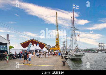 Rouen, Frankreich - 17. Juni 2023 : finnischer Topsegelschoner "Joanna Saturna" mit Stahlrumpf am Kai der seine in Rouen in der Normandie für Die A Stockfoto