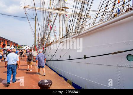 Rouen, Frankreich - 17. Juni 2023: Norwegisches Dreimastbarque „Statsraad Lehmkuhl“ an den Kais der seine in Rouen in der Normandie für die Armada Stockfoto