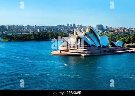 Blick von der Harbour Bridge auf das Sydney Opera House, Darling Harbor, New South Wales, Australien Stockfoto