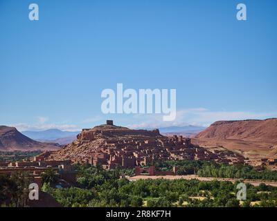 Ksar Ait Ben Haddou, altes unesco-Weltkulturerbe eines Berber-ziegeldorfes oder einer Kasbah in der Nähe von Ouarzazate, Draa Tafilalet, Marokko, ist ein beliebtes Reiseziel Stockfoto