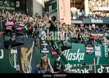 Los Angeles, Kalifornien, USA. 21. Juni 2023. FRANCK BOLI von den MLS Portland Timbers feiert am 21. Juni 2023 bei einem Spiel im Providence Park in Portland, Oregon, ein Tor (Bild: © Alex Cave/ZUMA Press Wire) NUR REDAKTIONELLE VERWENDUNG! Nicht für den kommerziellen GEBRAUCH! Stockfoto