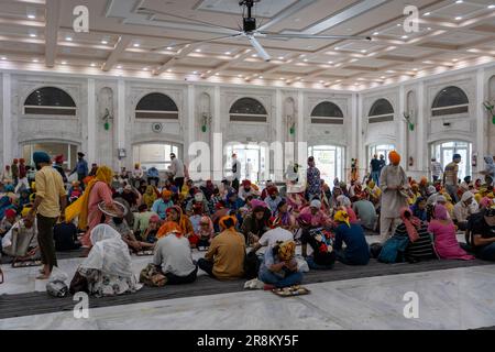 Sikh Tempel Gurudwara Bangla Sahib in Delhi Stockfoto