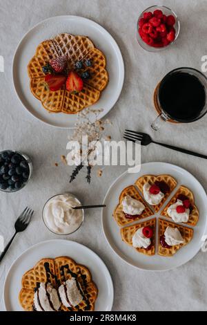 Vom Teller aus hat man einen schönen Blick auf die Waffeln Stockfoto
