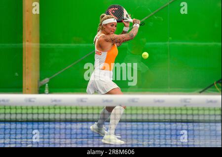 Krakau, Polen. 21. Juni 2023. KRAKAU, POLEN - JUNI 21: Steffie Weterings aus den Niederlanden während der Padel Women's Doubles 32 an Tag 1 der Europaspiele am 21. Juni 2023 in Krakau, Polen. (Foto: Nikola Krstic/BSR Agency) Kredit: BSR Agency/Alamy Live News Stockfoto