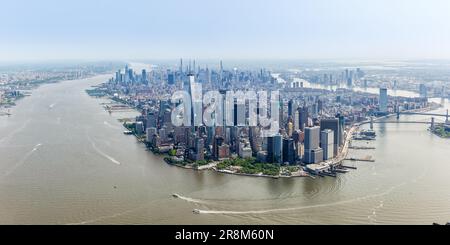 New York City Skyline Foto von Manhattan aus der Vogelperspektive mit World Trade Center Wolkenkratzer Panorama in den USA Stockfoto