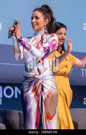 Cannes, Frankreich - Juni 21 2023: Eva Longoria (Schauspielerin, Produzentin, Regisseur, Unternehmer und Philanthrop - Unglaubwürdige Unterhaltung) nahm während der Reforming Stories of Worth - McCann Worldgroup-Sitzung auf der Cannes Lions 2023 © ifnm Press auf der Bühne Teil Stockfoto