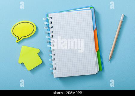 Notizblock Und Bleistift Für Haftnotizen Stockfoto