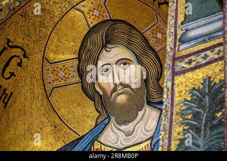 Der Christus Pantokrator Mosaik in der Kathedrale von Monreale (Duomo di Monreale). Monreale, Sizilien, Italien Stockfoto