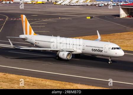 Madeira, Portugal - 12. September 2022: Flugzeug Condor Airbus A321 am Flughafen Madeira (FNC) in Portugal. Stockfoto