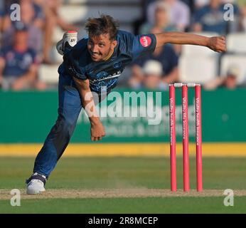 Northampton 21 - Juni 2023 : Zaman Khan of Derbyshire Falcons während des Vitality T20 Blast Match zwischen Northamptonshire Steelbacks vs Derbyshire Falcons im County Ground Northampton England . Stockfoto