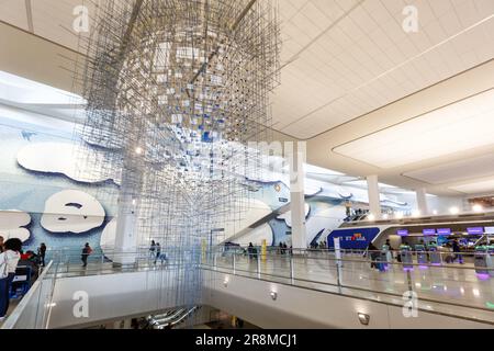 New York, USA - 1. Mai 2023: Terminal B des New York LaGuardia Airport (LGA) in den USA. Stockfoto