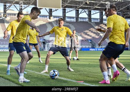 BUKAREST, RUMÄNIEN - 20. JUNI 2023 - Spieler der ukrainischen Nationalmannschaft U21 werden während einer Schulung im Vorfeld der UEFA-Europameisterschaft 2023 abgebildet Stockfoto