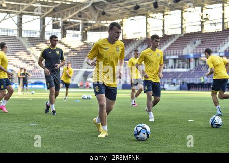 BUKAREST, RUMÄNIEN - 20. JUNI 2023 - Spieler der ukrainischen Nationalmannschaft U21 werden während einer Schulung im Vorfeld der UEFA-Europameisterschaft 2023 abgebildet Stockfoto