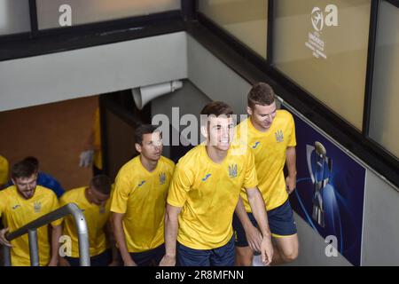 BUKAREST, RUMÄNIEN - 20. JUNI 2023 - Spieler der ukrainischen Nationalmannschaft U21 werden während einer Schulung im Vorfeld der UEFA-Europameisterschaft 2023 abgebildet Stockfoto