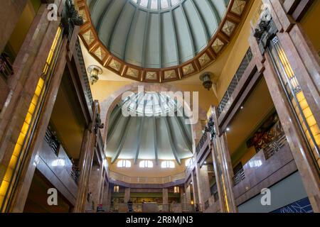 Jugendstilarchitektur im Palacio de Bellas Artes, Palace of Fine Arts, Mexico City, Mexiko Stockfoto