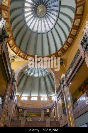 Jugendstilarchitektur im Palacio de Bellas Artes, Palace of Fine Arts, Mexico City, Mexiko Stockfoto