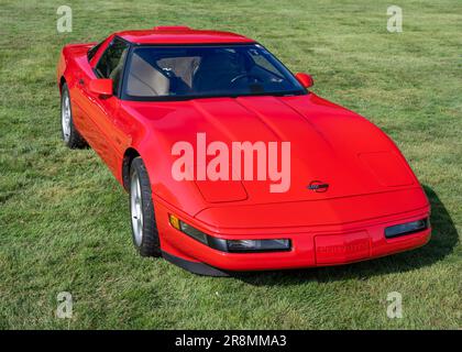 GROSSE POINTE SHORES, MI/USA - 18. JUNI 2023: Ein 1995 Chevrolet Corvette ZR-1 Auto, EyesOn Design Car Show, Edsel & Eleanor Ford House, in der Nähe von Detroit. Stockfoto