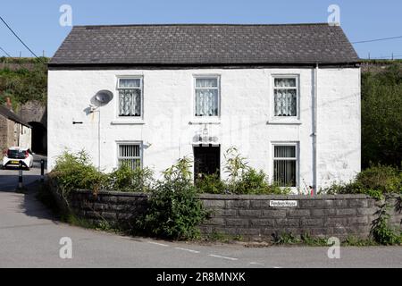 Ein einfaches Cornish Cottage, im reizenden Dorf Brea in Cornwall, England. Stockfoto