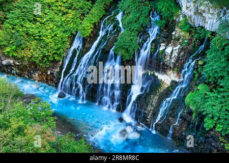 Shirahige Wasserfälle und der Fluss Biei Stockfoto