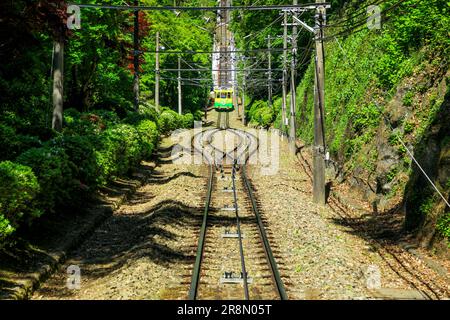 Seilbahn zum Berg Takaosan Stockfoto