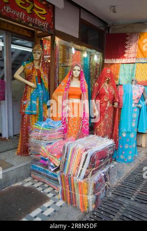 Sari Shop, Altstadt, Varanasi, Benares, Uttar Pradesh, Indien Stockfoto