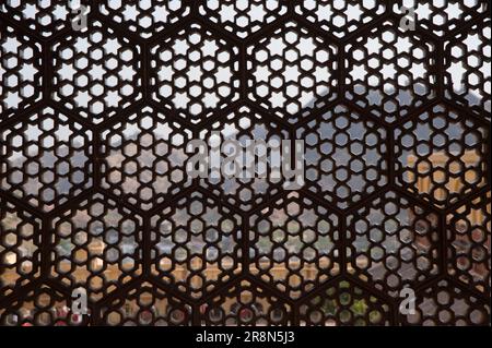 Stein geschnitztes Fenster, Ganesh Pol, Amber Fort, Jaipur, Rajasthan, Indien, Fort Stockfoto