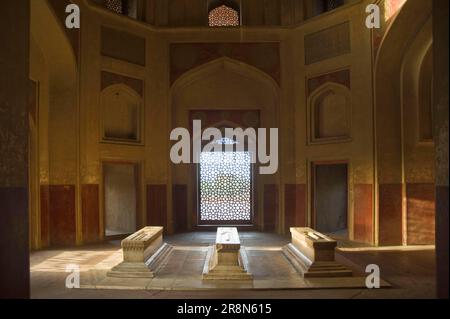 Grabzimmer, Grabmal von Nasiruddin Muhammad, Humayun Mausoleum, Delhi, Indien Stockfoto