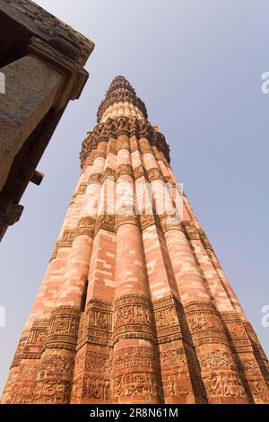 Minarett Qutb Minar, Moschee Quwwat-al-Islam, Qutb Complex, Mehrauli, Delhi, Indien Stockfoto