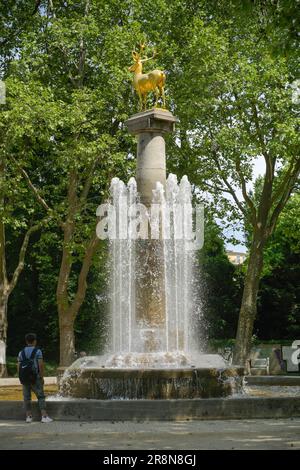 Brunnen Zum Goldenen Hirschen, Rudolph Wilde Park, City Park, Schoeneberg, Tempelhof-Schoeneberg, Berlin, Deutschland Stockfoto