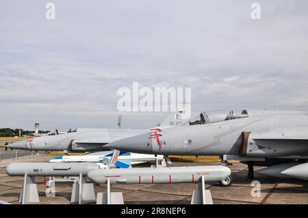 PAC JF-17 Thunder, Jet Fighter plane von Pakistan Aeronautical Complex (PAC) & China's Chengdu Aircraft Corporation. WMD-7 FLIR-Pod auf dem Display Stockfoto