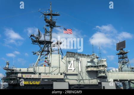 Die Insel des Flugzeugträgers USS Midway in San Diego, Kalifornien Stockfoto