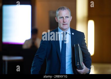 Edinburgh, Schottland, Großbritannien. 22. Juni 2023. IM BILD: Michael Matheson MSP, schottischer Kabinettssekretär für NHS Recovery, Health and Social Care. Wöchentliche Sitzung mit Fragen der Ersten Minister im Holyrood und die letzte Sitzung vor der Sommerpause. Kredit: Colin Fisher/Alamy Live News Stockfoto