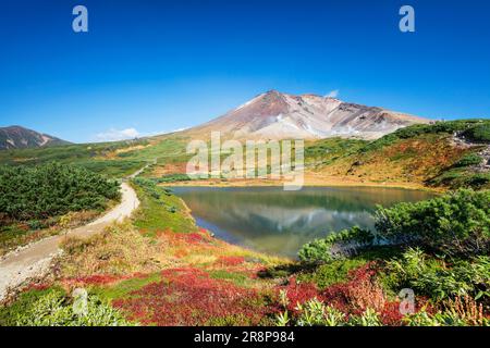 Asahi Dake und Kagami Teich Stockfoto