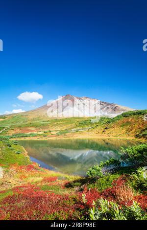 Asahi Dake und Kagami Teich Stockfoto