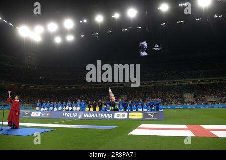 Der Tod von Königin Elisabeth II. Wird im San Siro Stadion geehrt, bevor am 23. september 2022 das UEFA Nations League Match Italy vs England in Mailand ausgetragen wird Stockfoto