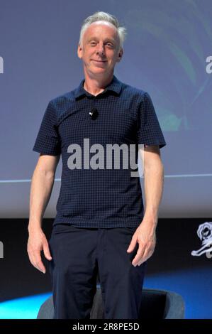 CANNES, FRANKREICH - 21. JUNI: Mike White Speaker bei Cannes Lions Pressevorschau beim Palais de Festival am 19. Juni 2023 in Cannes, Frankreich Stockfoto