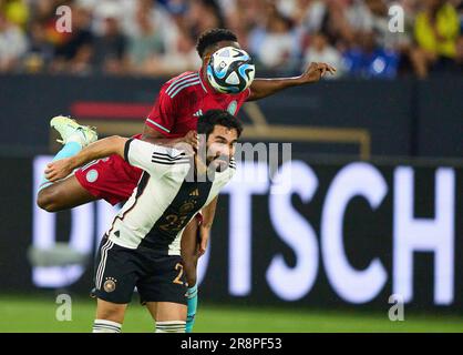 Ilkay Gündogan, DFB 21 kämpft um den Ball, Tackling, Duell, Kopf, Zweikampf, Action, Kämpfe im Freundschaftsspiel DEUTSCHLAND - KOLUMBIEN 0-2 DEUTSCHLAND - KOLUMBIEN 0-2 Vorbereitung auf die Europameisterschaft 2024 in Deutschland , Staffel 2023/2024, am 20. Juni 2023 in Gelsenkirchen, Deutschland. © Peter Schatz / Alamy Live News Stockfoto