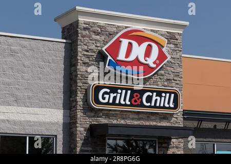 Lafayette - 21. Juni 2023: Dairy Queen Restaurant. DQ ist eine Tochtergesellschaft von Berkshire Hathaway. Stockfoto