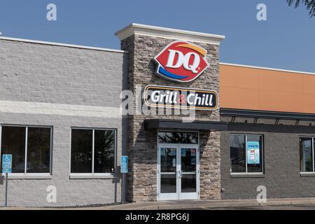 Lafayette - 21. Juni 2023: Dairy Queen Restaurant. DQ ist eine Tochtergesellschaft von Berkshire Hathaway. Stockfoto