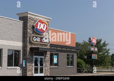 Lafayette - 21. Juni 2023: Dairy Queen Restaurant. DQ ist eine Tochtergesellschaft von Berkshire Hathaway. Stockfoto