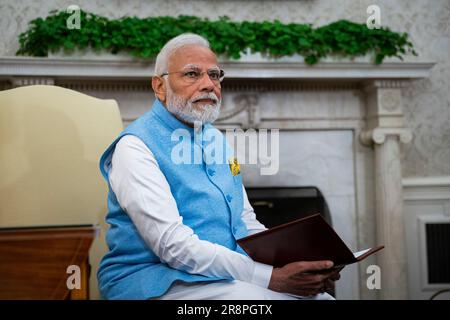 Washington, Usa. 22. Juni 2023. Premierminister Narendra Modi von Indien spricht am Donnerstag, den 22. Juni 2023, im Oval Office des Weißen Hauses in Washington, DC, bei einem bilateralen Treffen mit Präsident Joe Biden. Foto: Al Drago/UPI Credit: UPI/Alamy Live News Stockfoto