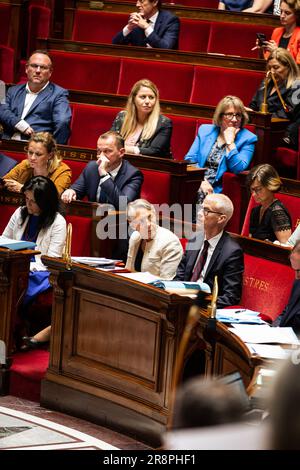 Die französische Premierministerin Elisabeth wurde in der Nationalversammlung gesehen. Fragestunde an die Regierung von Elisabeth in der Nationalversammlung im Palais Bourbon in Paris. Stockfoto