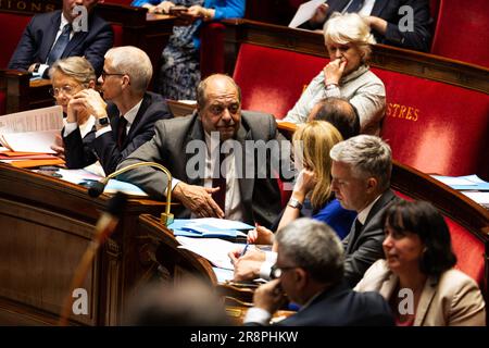 Eric Dupond-Moretti, französischer Justizminister, nimmt während der Fragestunde mit Anfragen an die Regierung an der Nationalversammlung Teil. Fragestunde an die Regierung von Elisabeth in der Nationalversammlung im Palais Bourbon in Paris. Stockfoto