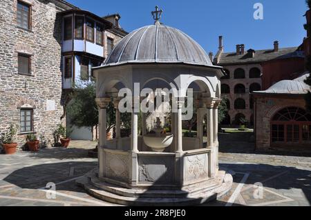 Das Kloster von Koutloumousiou ist ein Kloster, das auf dem Berg Athos erbaut wurde Stockfoto