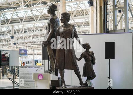 National Windrush Monument von Basil Watson in Waterloo Station, London Stockfoto