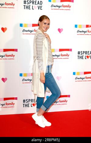 Sandra Hunke bei der Ernsting's Family Fashion Show im Hotel Atlantic. Hamburg, 19.06.2023 Stockfoto