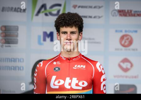 Herzele, Belgien. 22. Juni 2023. Belgische Alec Segaert wurde auf dem Podium nach dem individuellen Proberennen der Herrenelite der belgischen Radmeisterschaft, 41, 6 km in Herzele am Donnerstag, 22. Juni 2023, abgebildet. BELGA FOTO GOYVAERTS Kredit: Belga News Agency/Alamy Live News Stockfoto